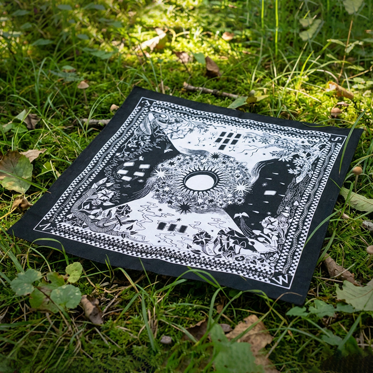 Mint Tarot Reading Cloth