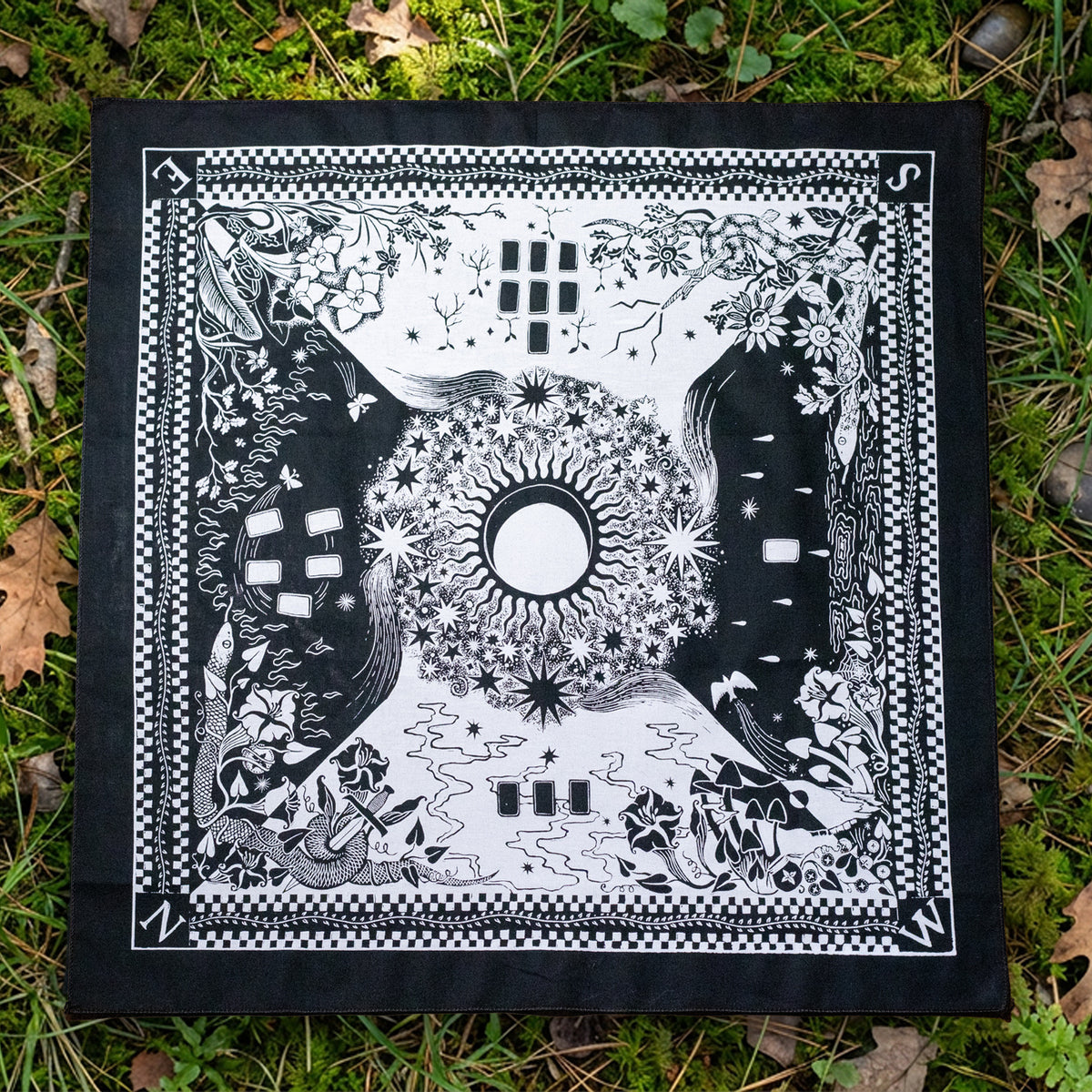 Mint Tarot Reading Cloth