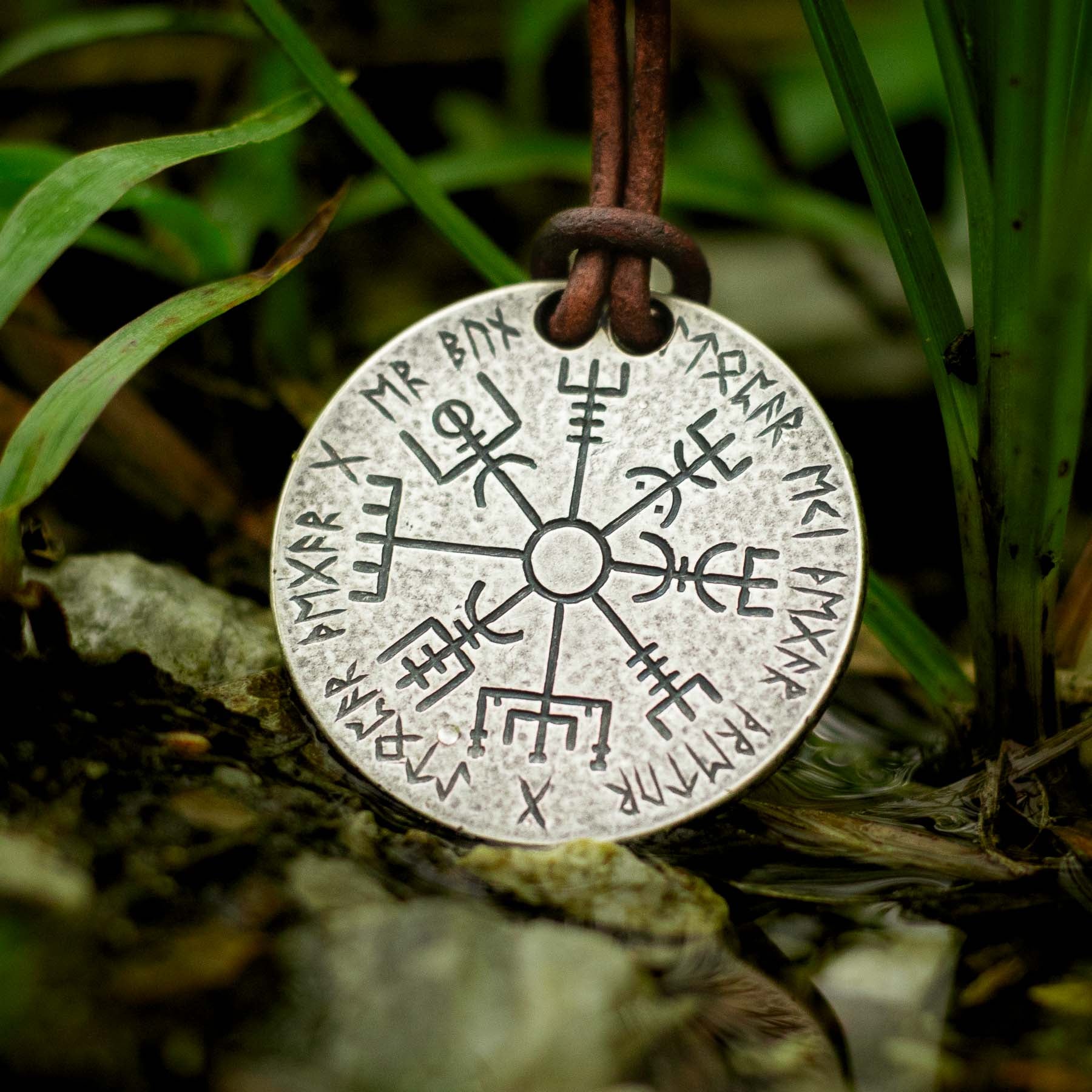 Vegvisir Norse Compass Wayfinder Coin edc viking nordic hafvilla icelandic | Shire Post Mint